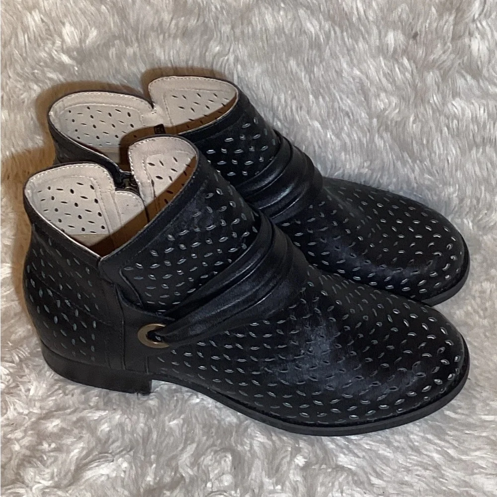 Spenco orthotic black leather razor cut ankle boots size 8.5